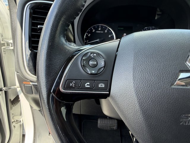 Used 2017 Mitsubishi Outlander SEL FWD image 15