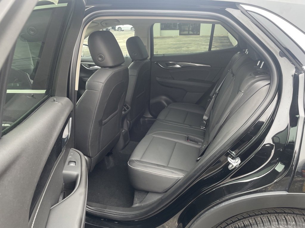 Used 2023 Buick Envision Essence image 19