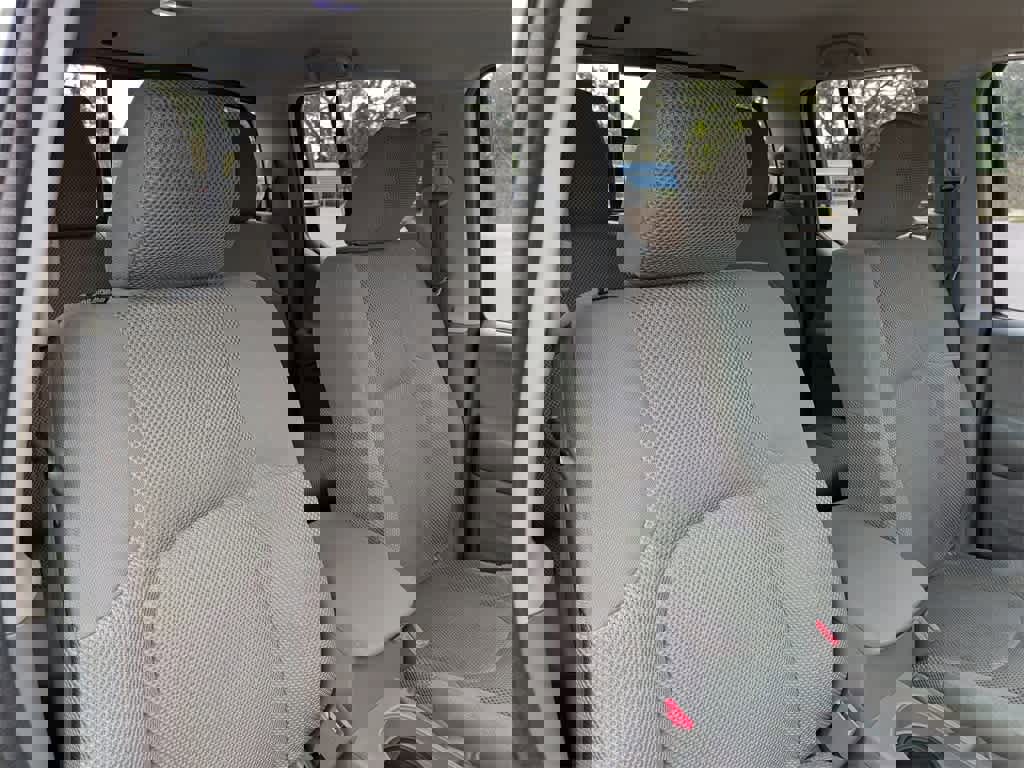 Used 2015 Nissan Frontier SV w/ SV Value Truck Package image 6