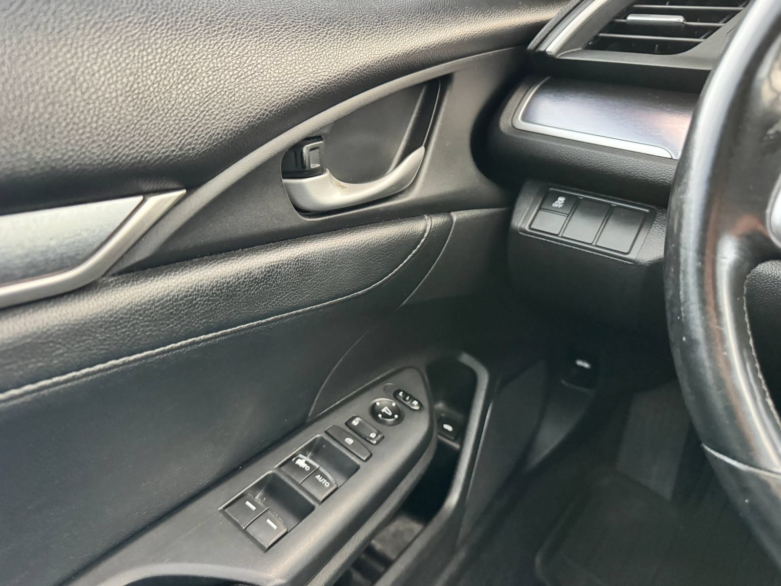 Used 2017 Honda Civic EX-L image 13