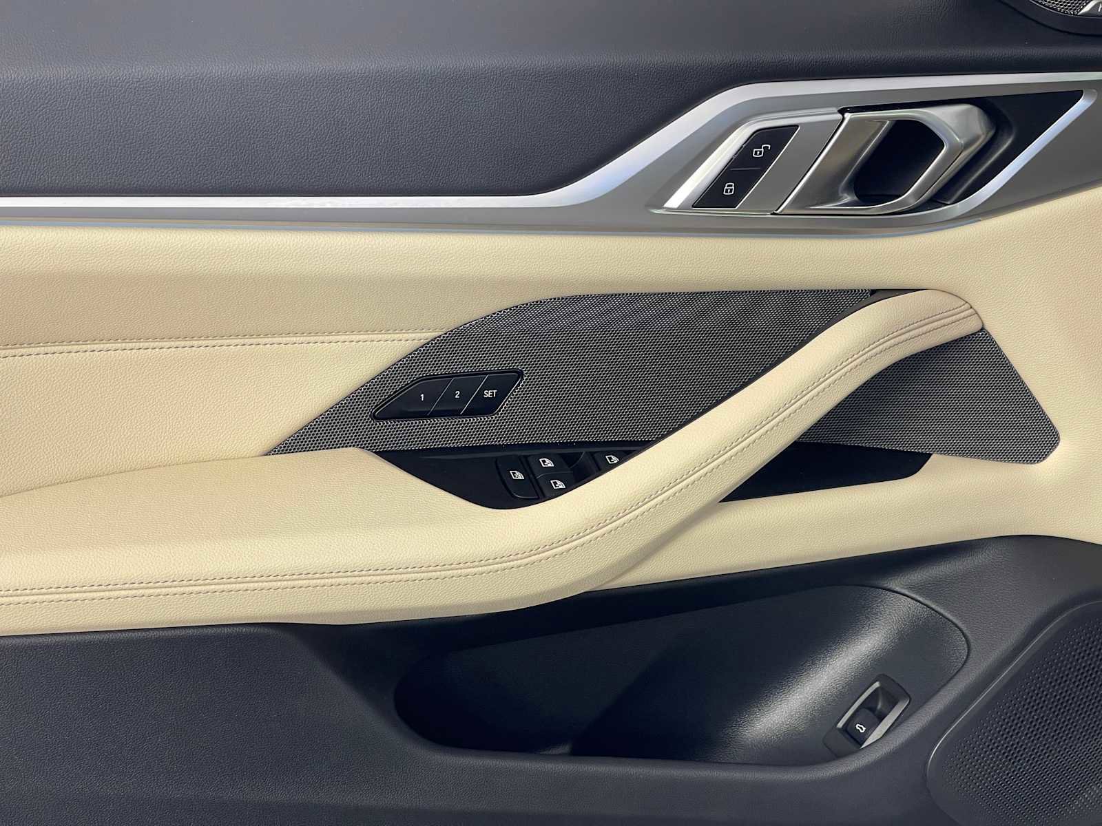 Used 2025 BMW i4 eDrive40 w/ Premium Package image 19