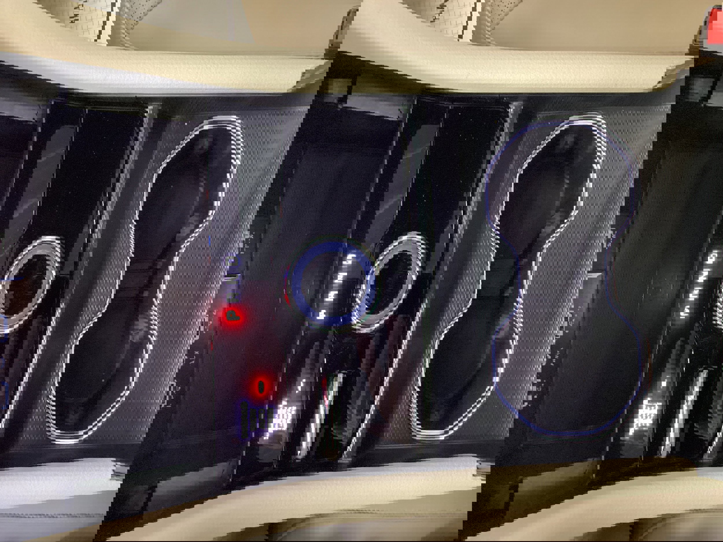 Used 2024 Jeep Grand Cherokee Limited w/ Luxury Tech Group II image 38