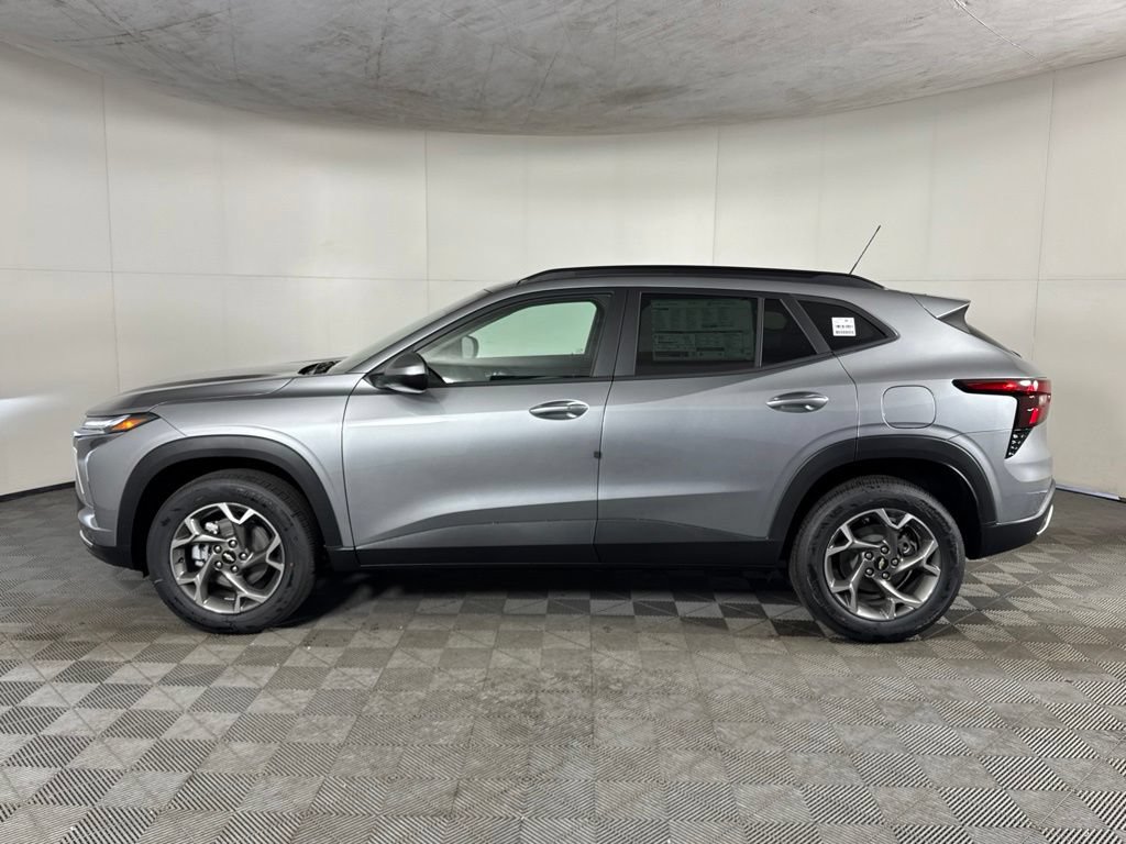 New 2026 Chevrolet Trax LT w/ Driver Confidence Package FWD image 8