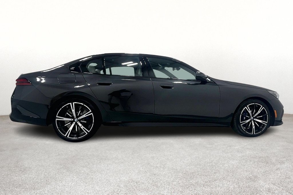 New 2026 BMW 550e xDrive AWD/4WD image 8