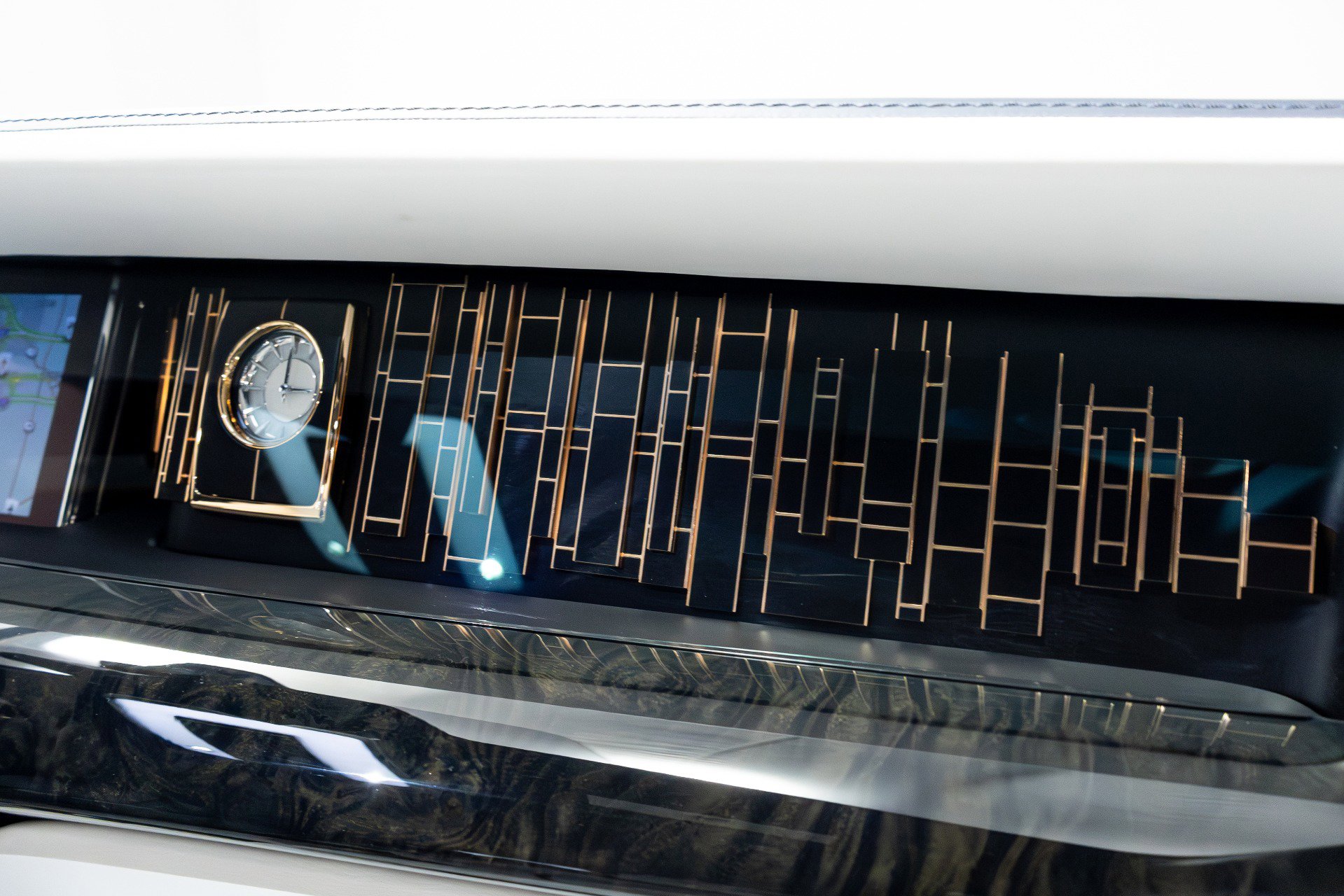 Used 2021 Rolls-Royce Phantom Sedan RWD image 32
