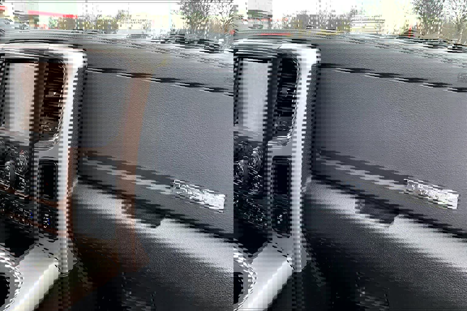 Used 2016 RAM 2500 Laramie image 16