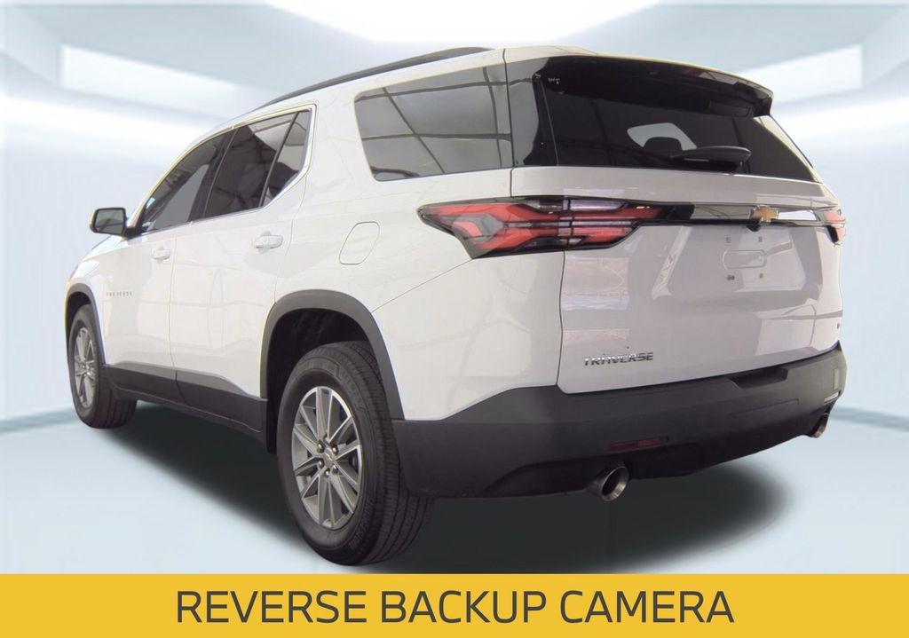 Used 2023 Chevrolet Traverse LT FWD image 4