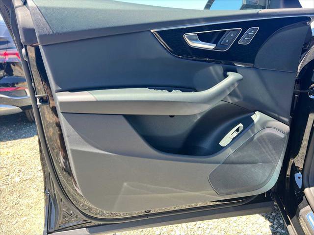 Used 2024 Audi Q8 Premium w/ Black Optic Package image 25