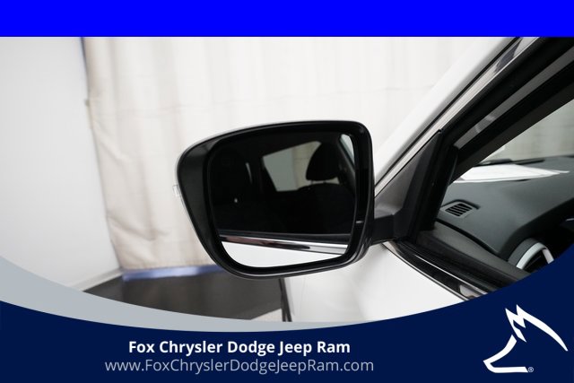 Used 2016 Nissan Rogue SV image 24