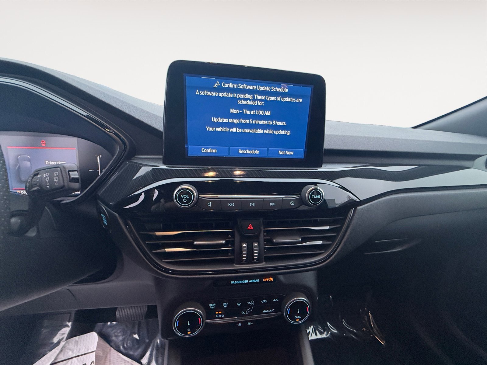 Used 2025 Ford Escape ST-Line image 11