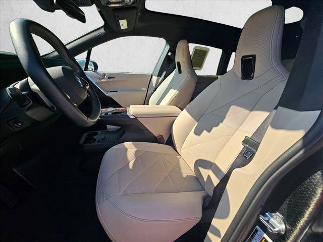 Used 2023 BMW iX xDrive50 w/ Premium Package image 11
