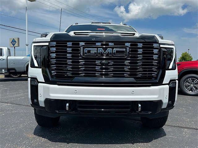New 2025 GMC Sierra 2500 Denali Ultimate image 3