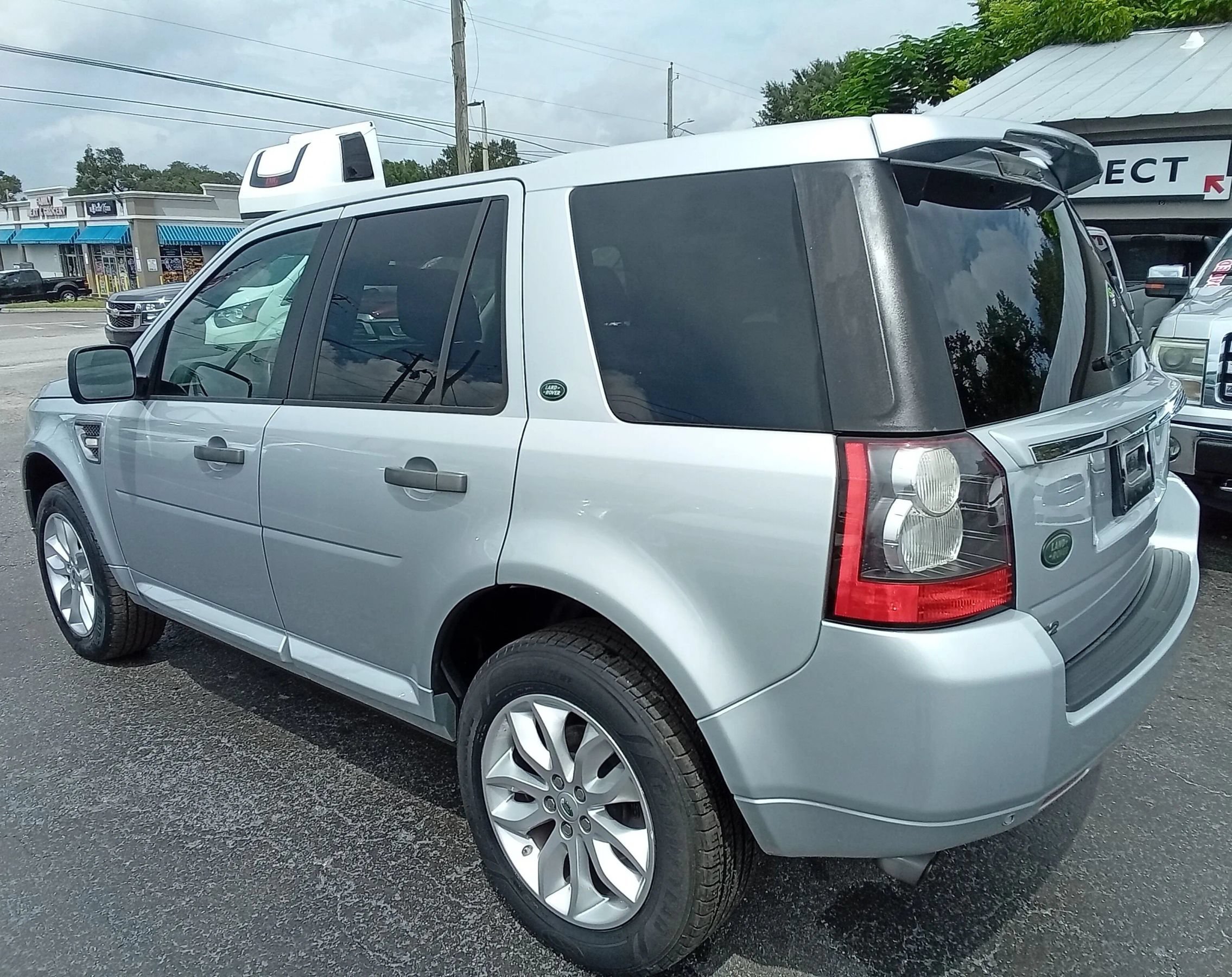 Used 2011 Land Rover LR2 HSE AWD/4WD image 7