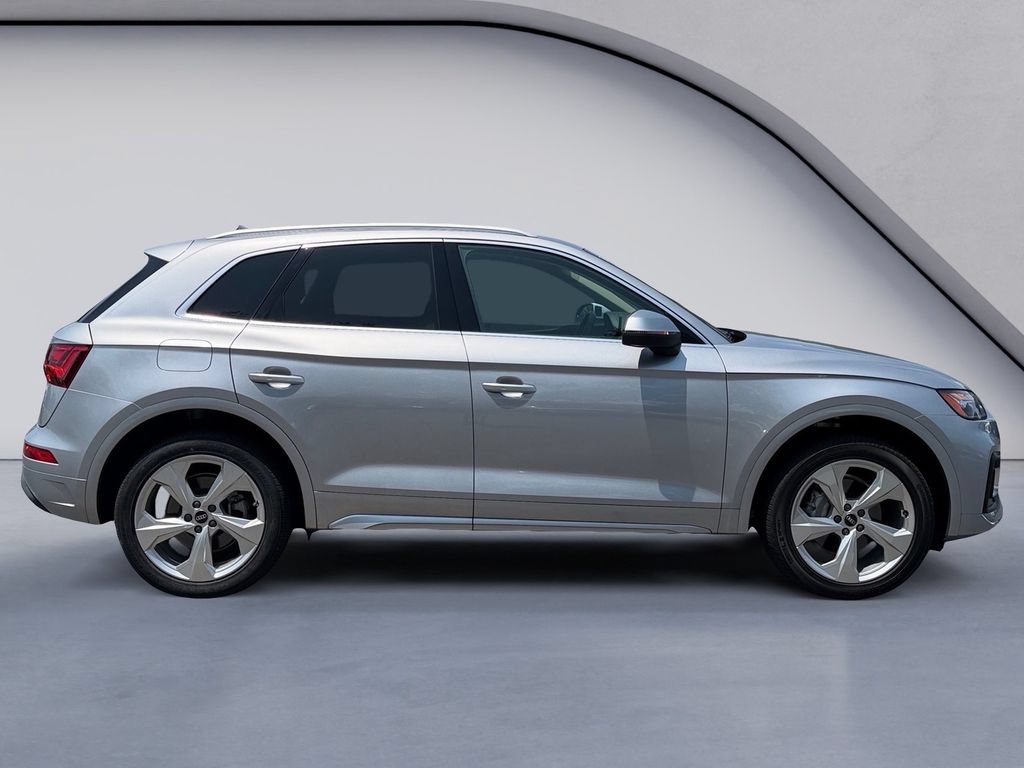 Used 2021 Audi Q5 2.0T Premium Plus w/ Premium Plus Package AWD/4WD image 6