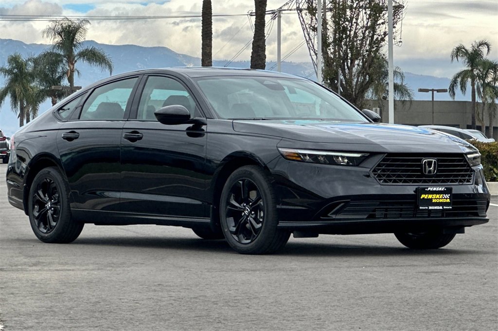 New 2025 Honda Accord SE image 2