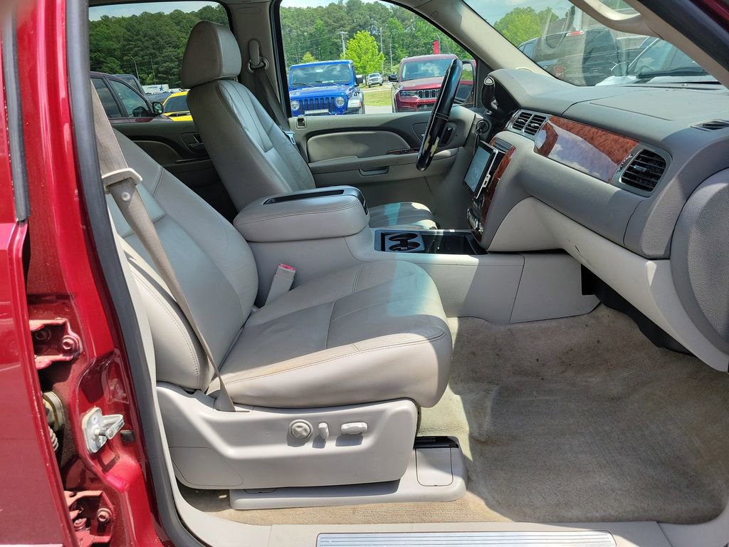 Used 2007 Chevrolet Avalanche LT w/ LT Preferred Equipment Group AWD/4WD image 39