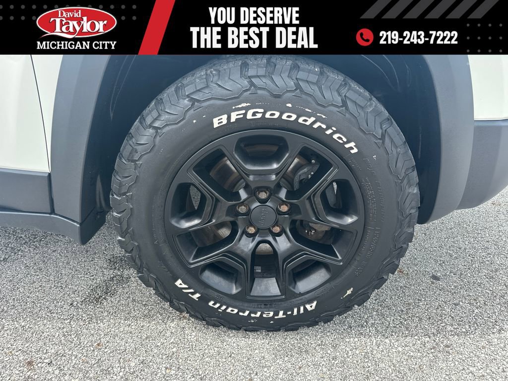 Used 2019 Jeep Cherokee Trailhawk image 27