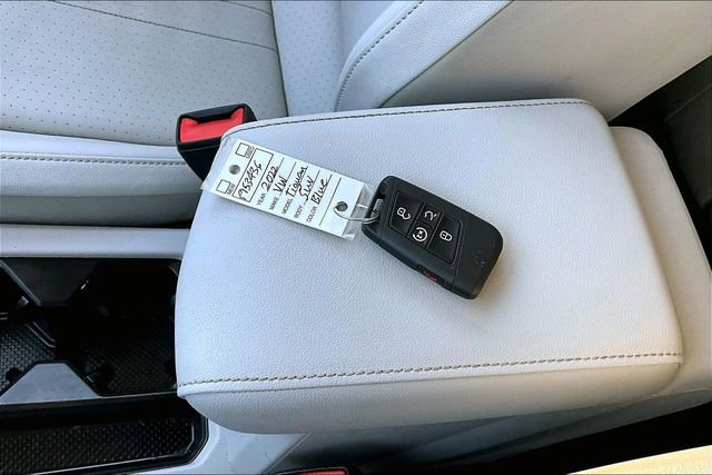 Used 2022 Volkswagen Tiguan SE image 10