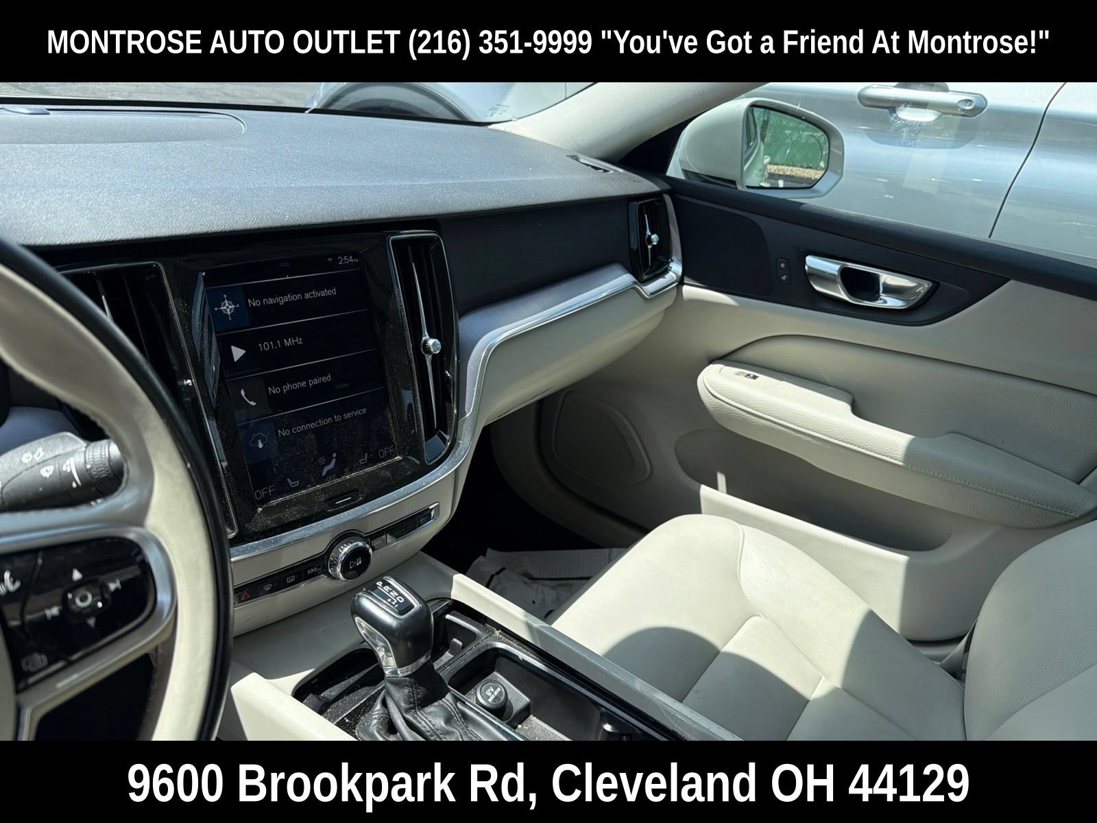 Used 2020 Volvo S60 T5 Momentum FWD image 4