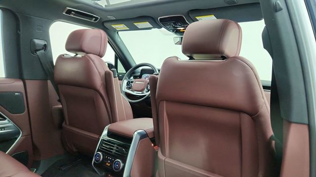 Used 2023 Land Rover Range Rover SE image 25