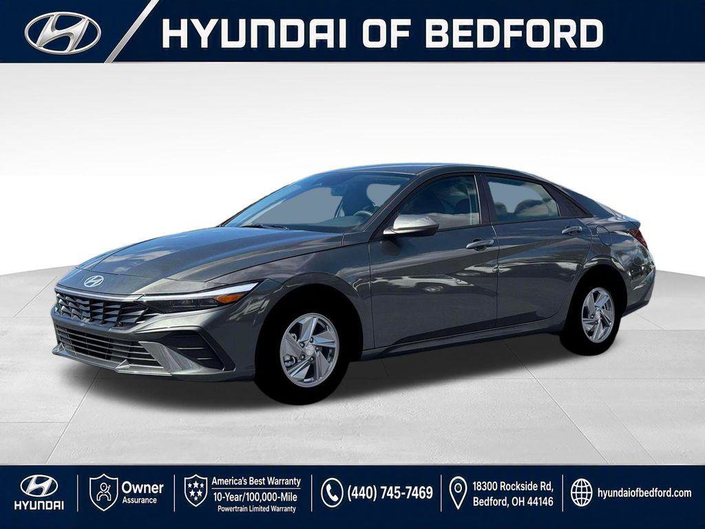 New 2026 Hyundai Elantra SE FWD image 2