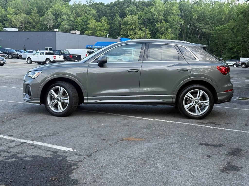 Used 2023 Audi Q3 2.0T Premium w/ Convenience Package AWD/4WD image 3