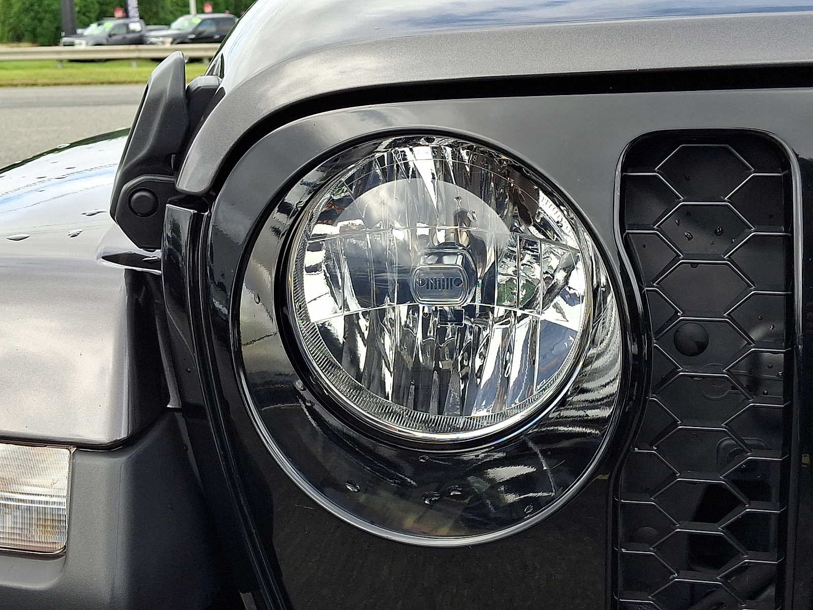 Used 2022 Jeep Gladiator Sport AWD/4WD image 9