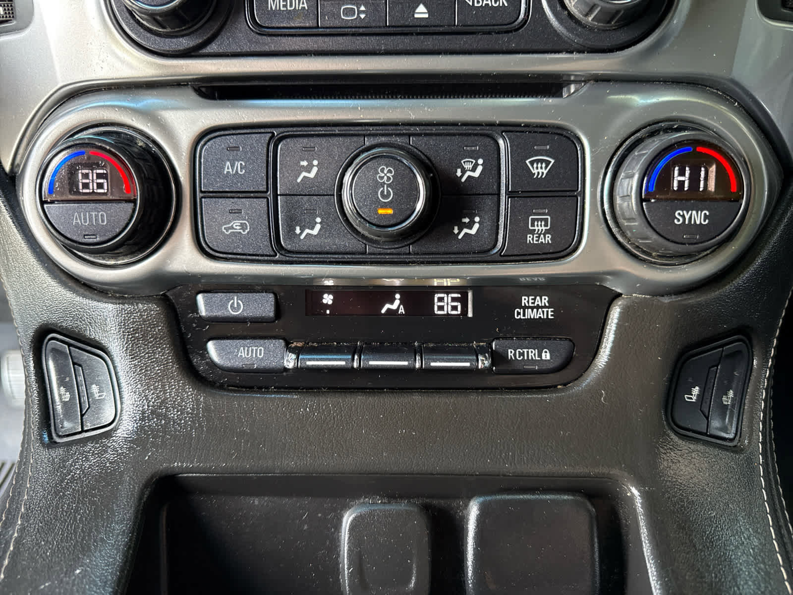 Used 2020 Chevrolet Tahoe LT image 14