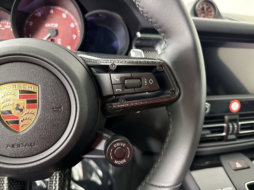Certified 2025 Porsche Macan GTS AWD/4WD image 39