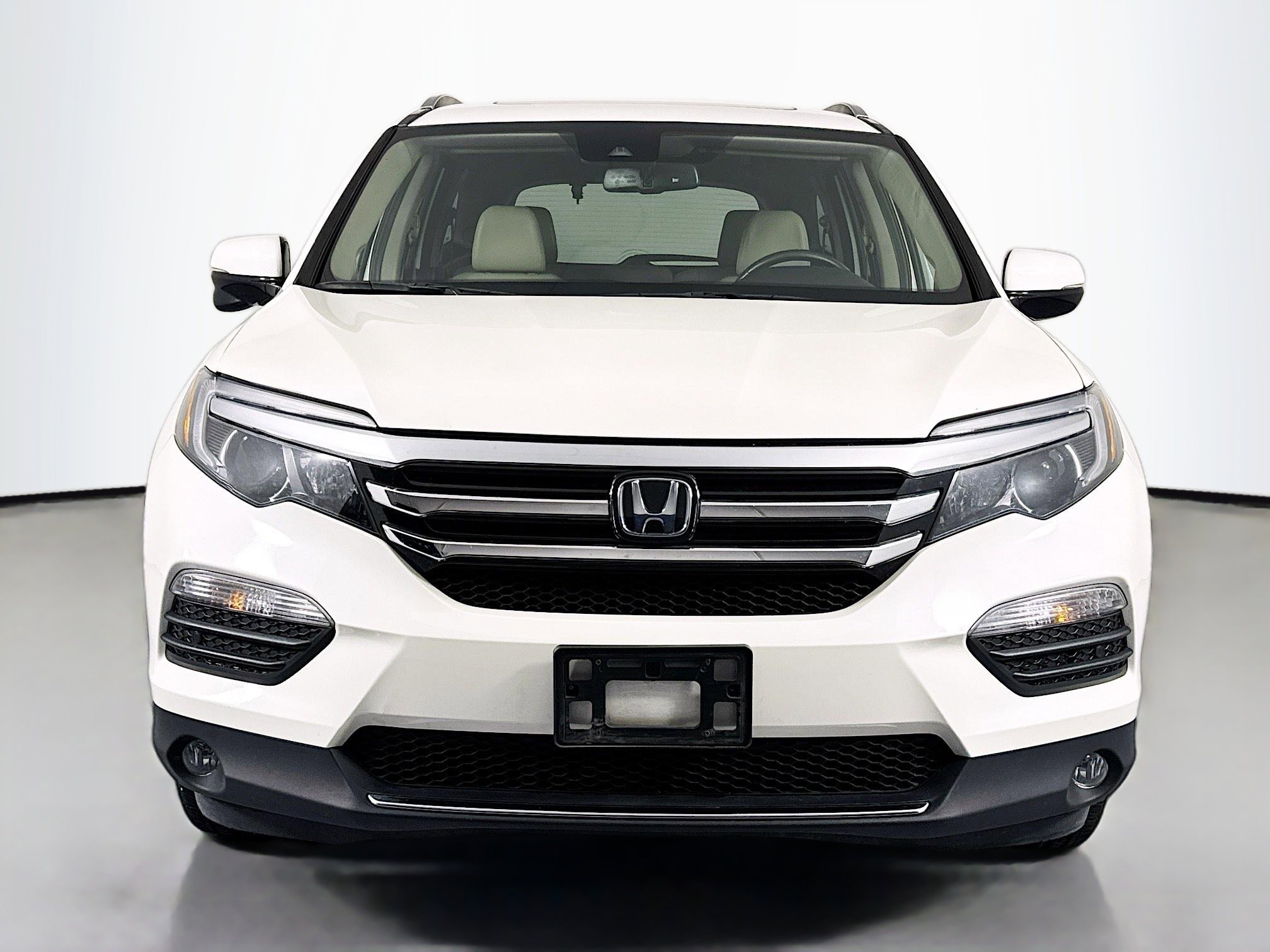 Certified 2018 Honda Pilot Touring image 2