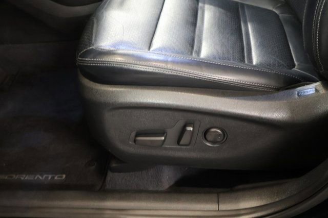 Used 2020 Kia Sorento EX image 13