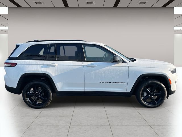 New 2025 Jeep Grand Cherokee Limited w/ Luxury Tech Group II AWD/4WD image 2