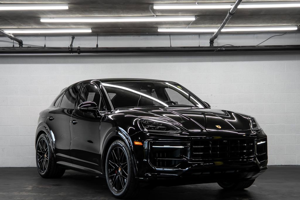 Used 2025 Porsche Cayenne GTS image 7