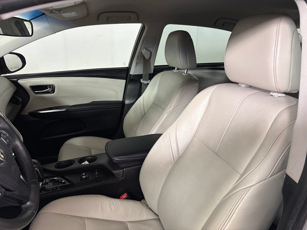 Used 2018 Toyota Avalon XLE w/ All Weather Liner Package FWD image 23