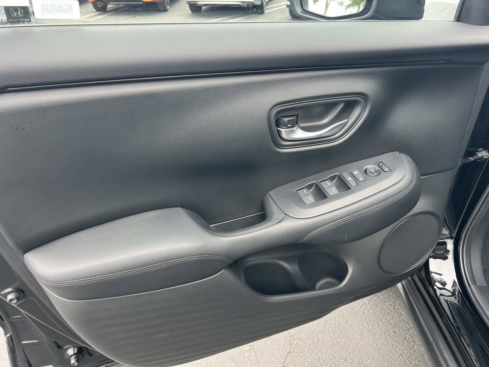 Certified 2025 Honda HR-V LX image 6