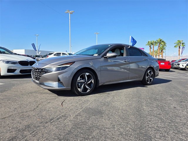 Used 2023 Hyundai Elantra Limited image 3