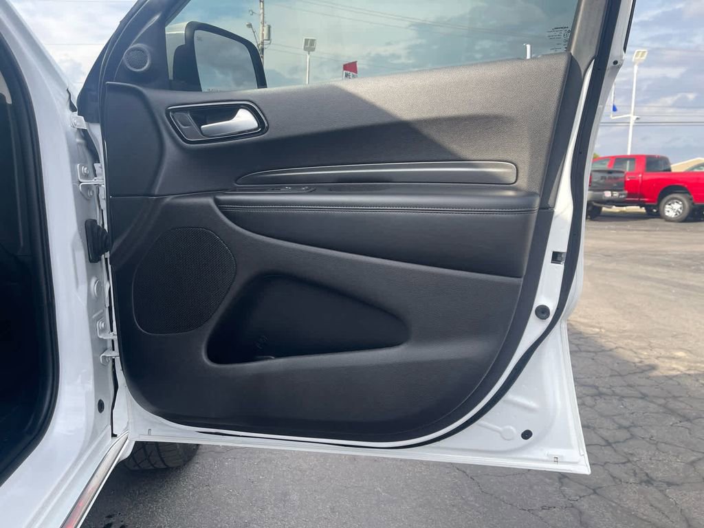 Used 2021 Dodge Durango SXT image 9