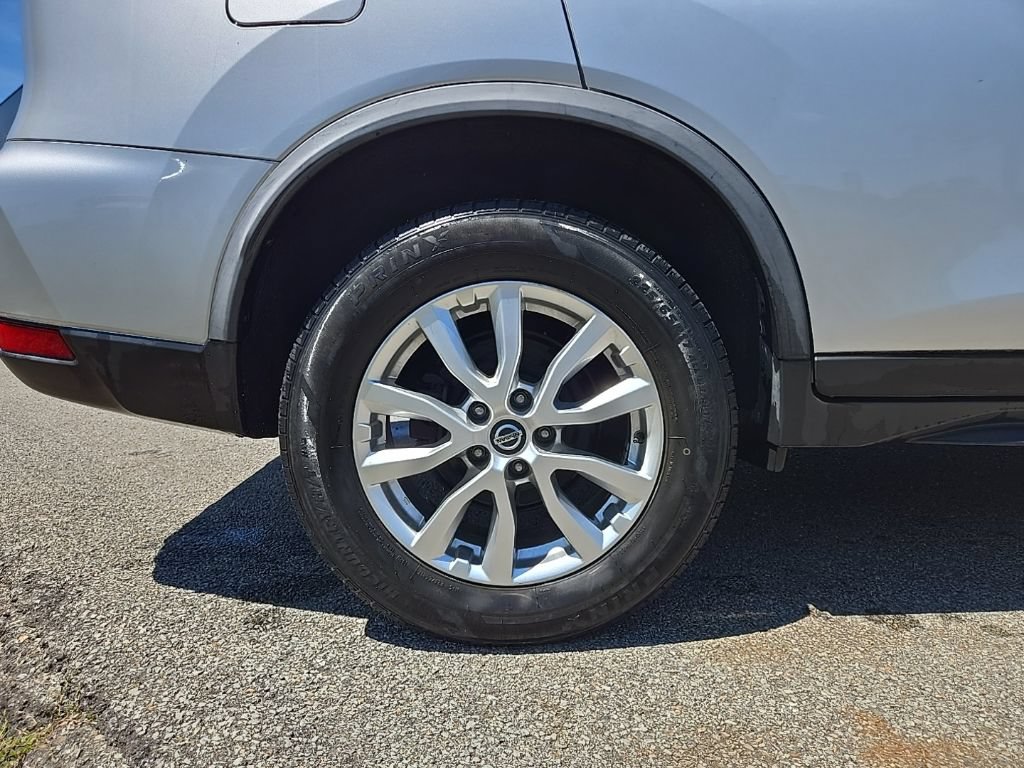 Used 2020 Nissan Rogue SV AWD/4WD image 11