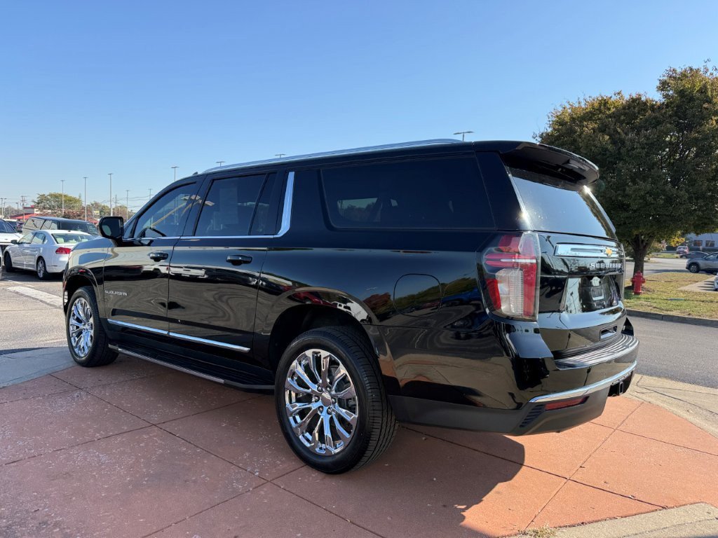 Used 2021 Chevrolet Suburban LT AWD/4WD image 4