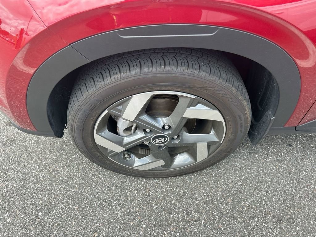 Certified 2024 Hyundai Venue Limited FWD image 10