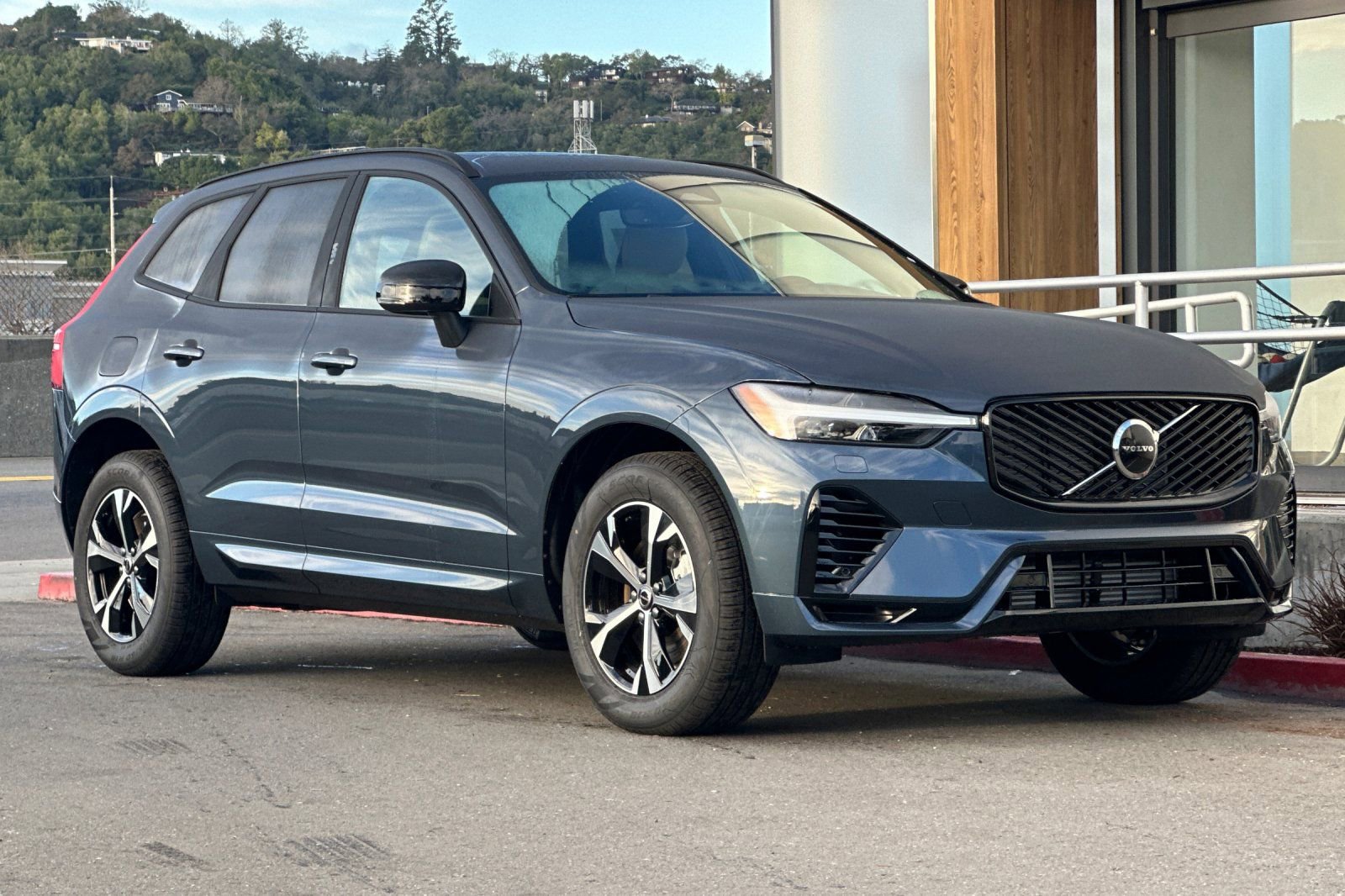 New 2026 Volvo XC60 T8 Core AWD/4WD image 9