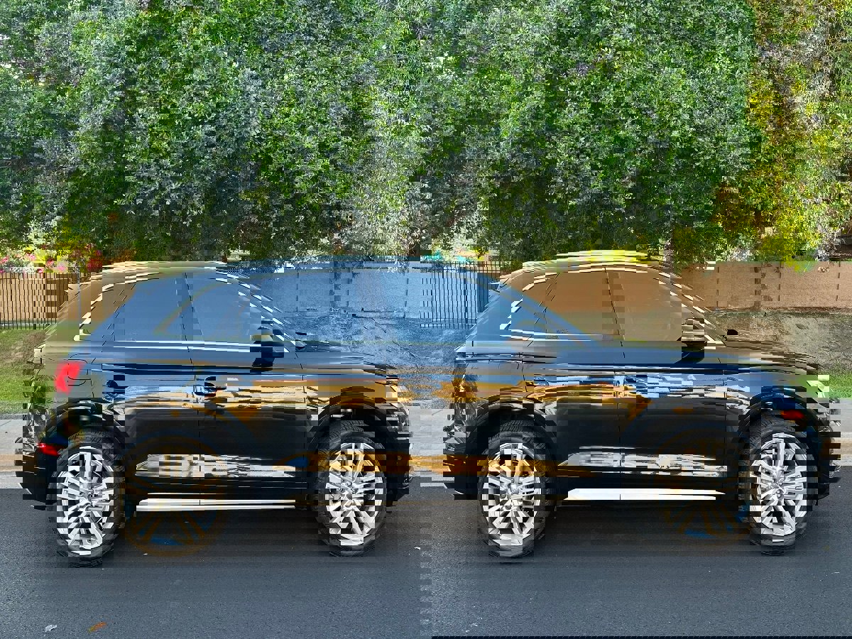 Used 2019 Audi Q5 Prestige w/ Prestige Package image 9