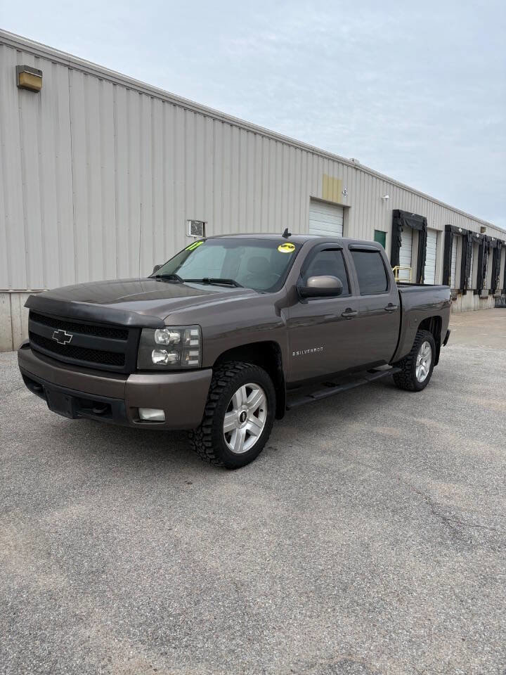 Used 2007 Chevrolet Silverado 1500 LTZ w/ Safety Package AWD/4WD image 3