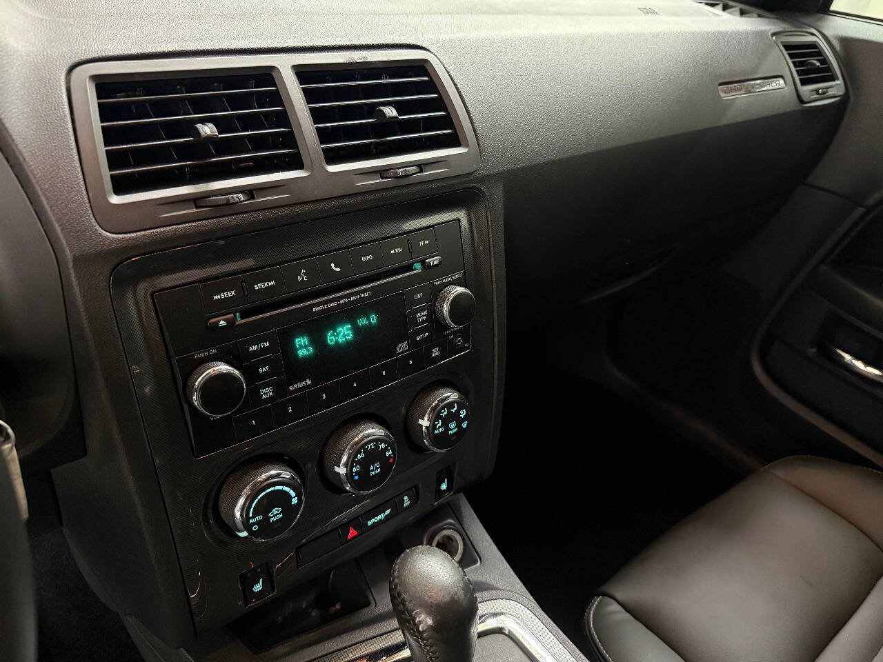 Used 2012 Dodge Challenger SXT RWD image 37
