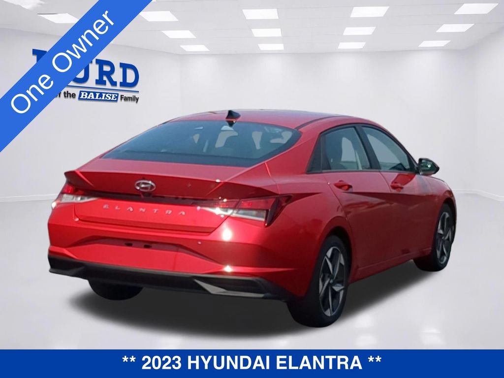Used 2023 Hyundai Elantra SEL w/ Convenience Package FWD image 3