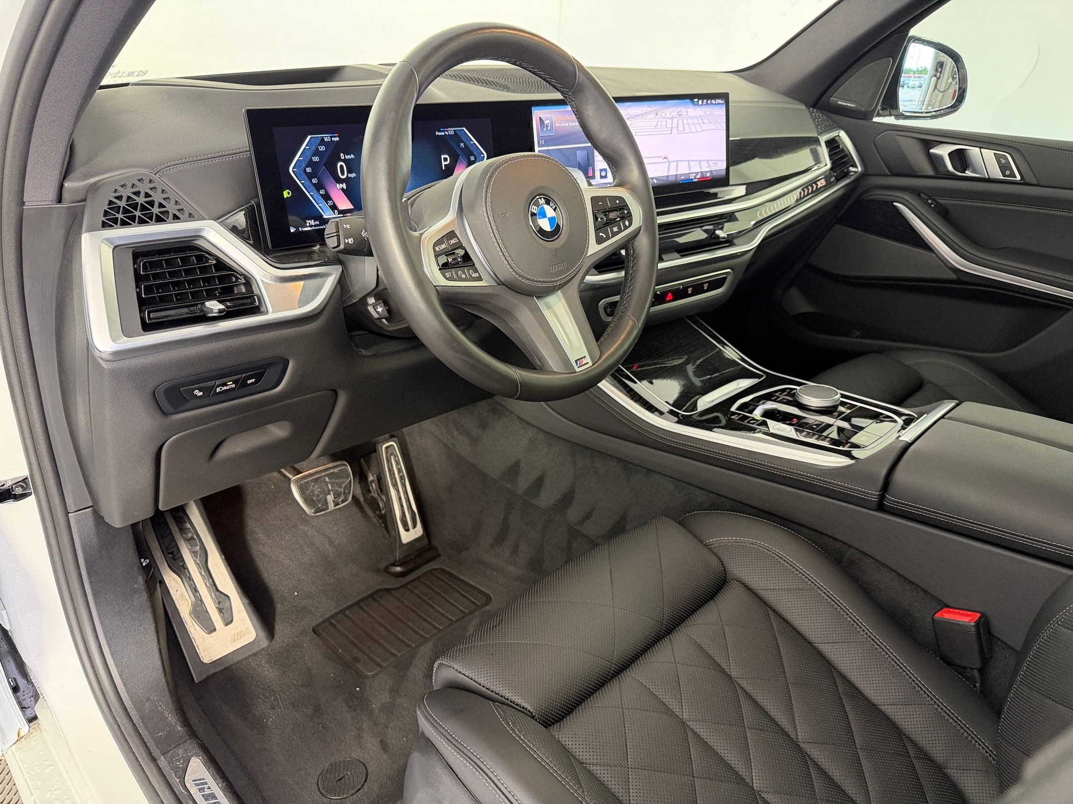 Used 2024 BMW X5 sDrive40i w/ M Sport Package RWD image 4