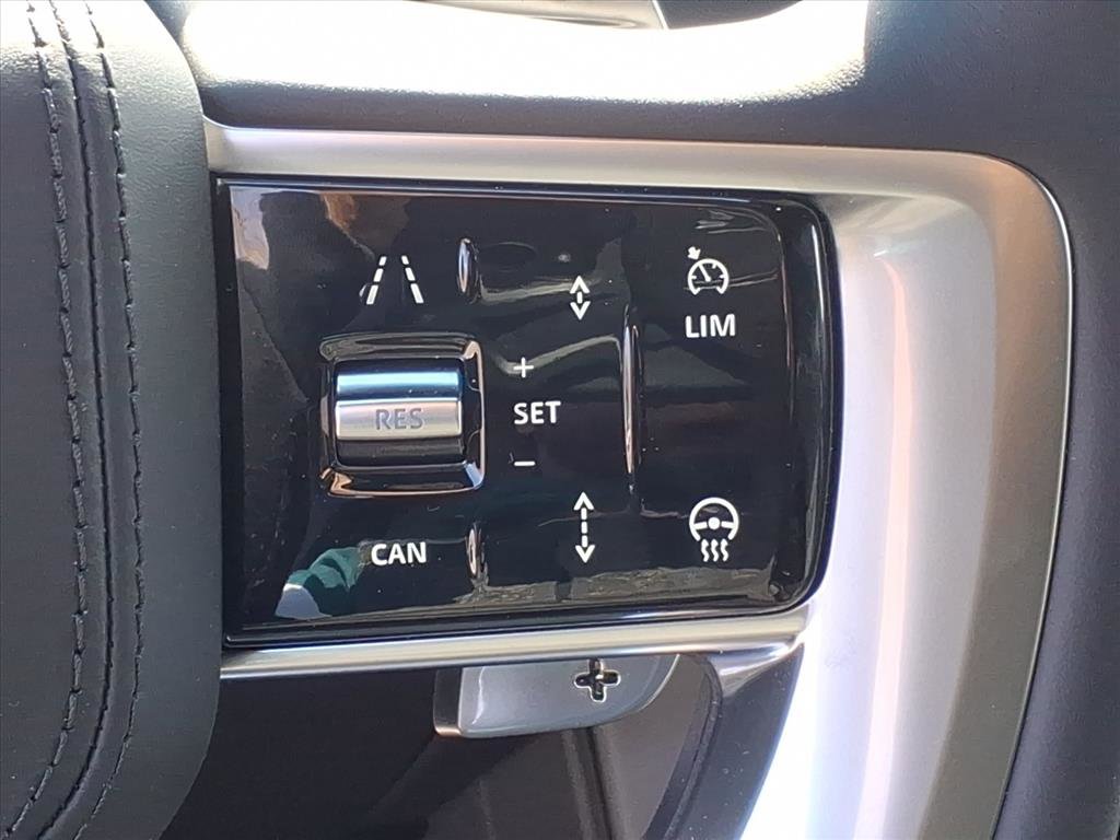 New 2026 Land Rover Range Rover SE image 15