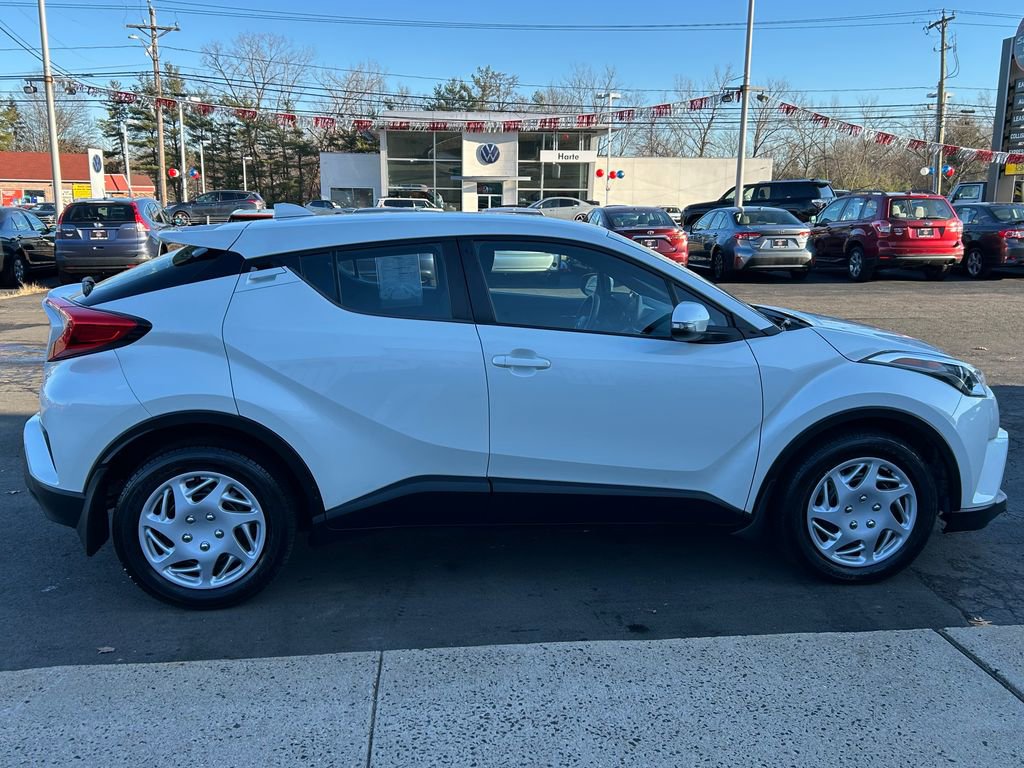Used 2019 Toyota C-HR LE image 5