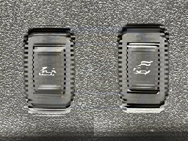 Used 2025 Chevrolet Traverse LT image 26