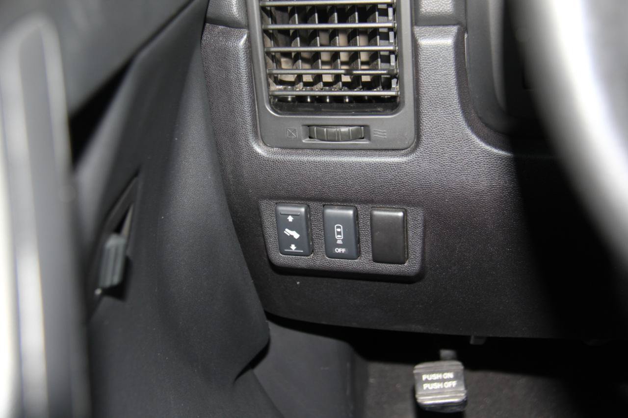 Used 2008 Nissan Titan SE AWD/4WD image 15